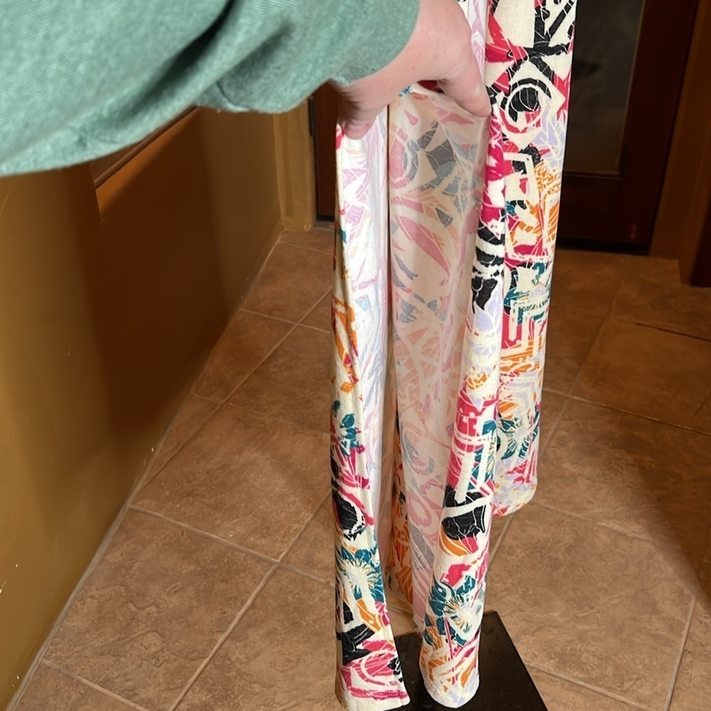 NWT LuLaRoe Joy Duster Vest Medium Rare Abstract Floral Print - Picture 5 of 8